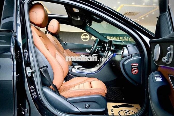Mercedes Benz C300 AMG model 2020 siêu đẹp