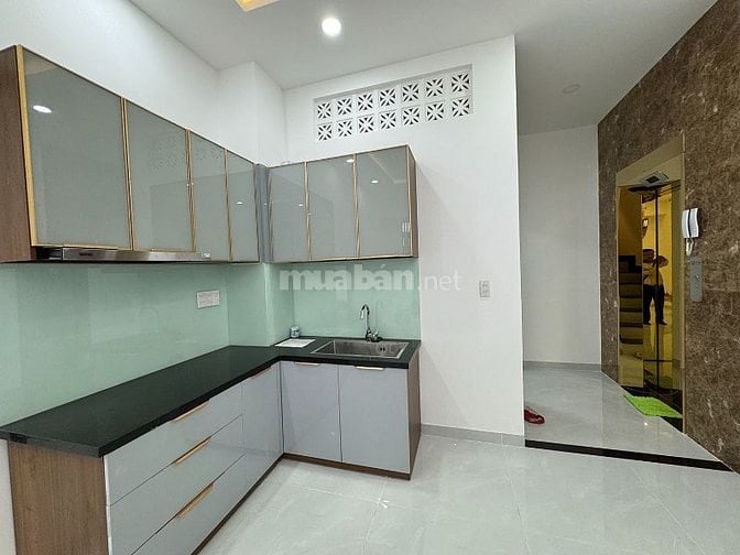 3lầu có thang máy hẻm ô tô VF5,hẻm thông khu VIP Hoàng Diệu-gần NVTrỗi