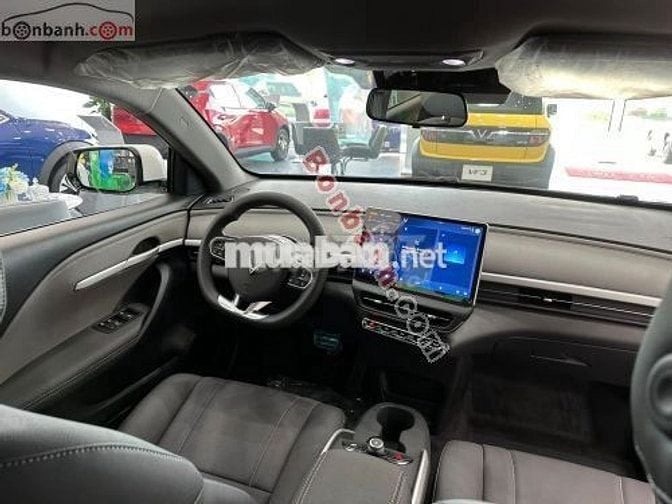 VinFast VF6 Eco 2025