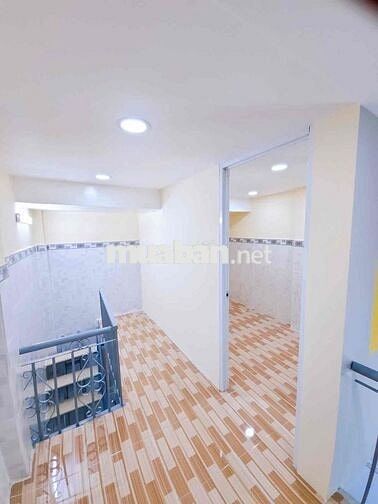 Nhà đẹp 3 tầng HXH Huỳnh Thiện Lộc - 2,55 tỷ TL