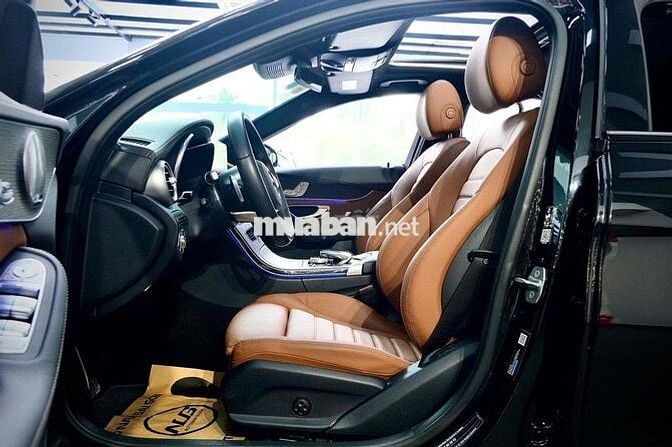 Mercedes Benz C300 AMG model 2020 siêu đẹp