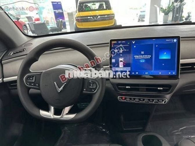 VinFast VF6 Eco 2025