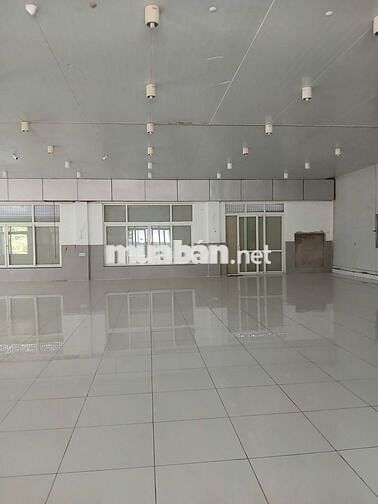 Cho thuê kho xưởng 2.200m², KV: 5.000m² MT 12m Bình Chánh, gần QL1A