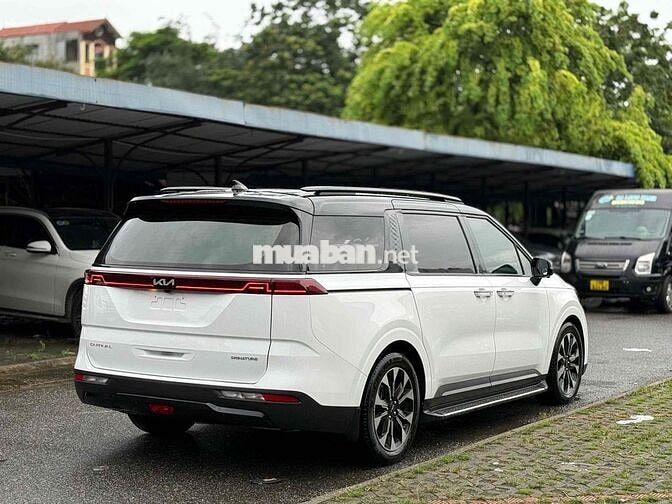 Kia Carnival 2022 Signature 2.2D - màu trắng