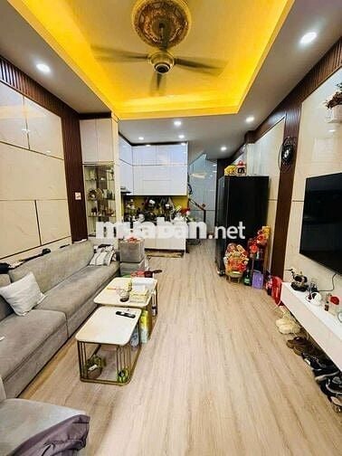 NHÀ 4 TẦNG ĐẸP —LÊ THỊ BẠCH CÁT  PHƯỜNG 11 Q 11(3,5 m x8 m)