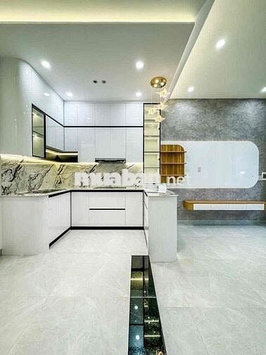 BÁN NHÀ MỚI ĐẸP FULL NỘI THẤT ĐẬU OTO TRONG NHÀ