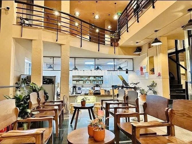 Cho thuê BIỆT THỰ 193 Điện Biên Phủ, Bình Thạnh, sân vườn, giá cực tốt