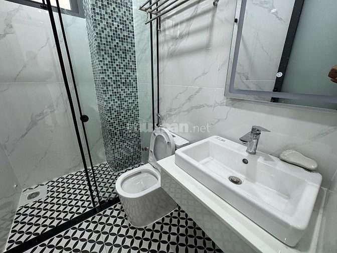 3lầu có thang máy hẻm ô tô VF5,hẻm thông khu VIP Hoàng Diệu-gần NVTrỗi