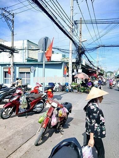 Nhà mt HT 22 khu chợ buôn bán ngày đêm