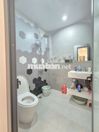 Bán nhà mới full nội thất đường Kênh Tân Hoá Quận Tân Phú, nhỉnh 3 tỷ