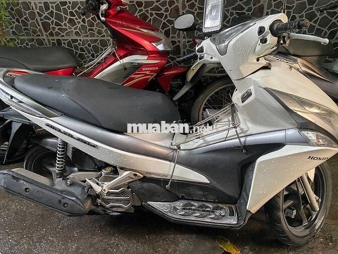 Nhà thừa xe nên bán cho đỡ chật