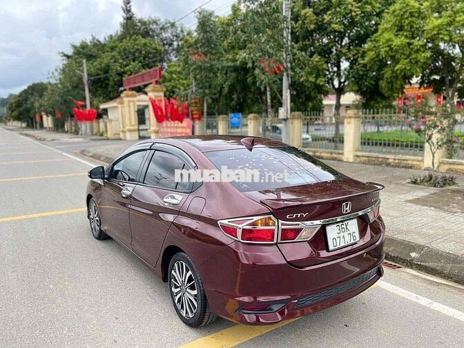 Honda City 2017 1.5 TOP - 9868 km