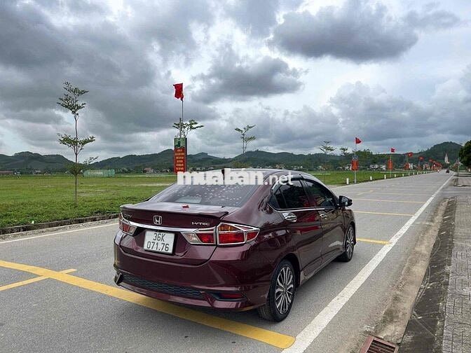 Honda City 2017 1.5 TOP - 9868 km