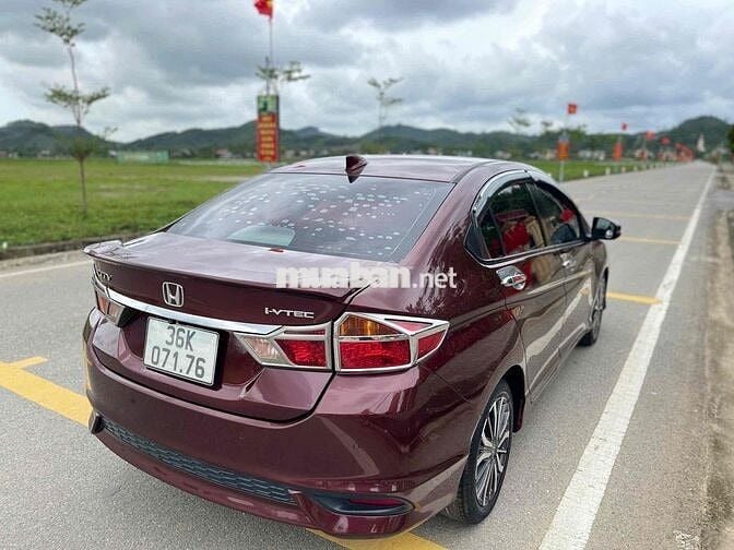 Honda City 2017 1.5 TOP - 9868 km