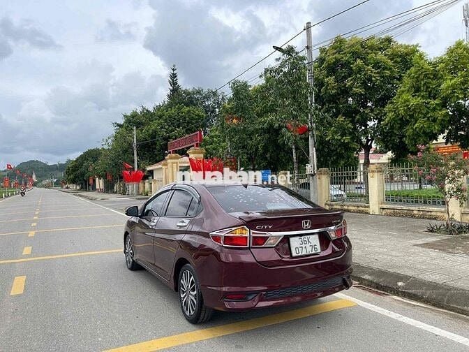 Honda City 2017 1.5 TOP - 9868 km