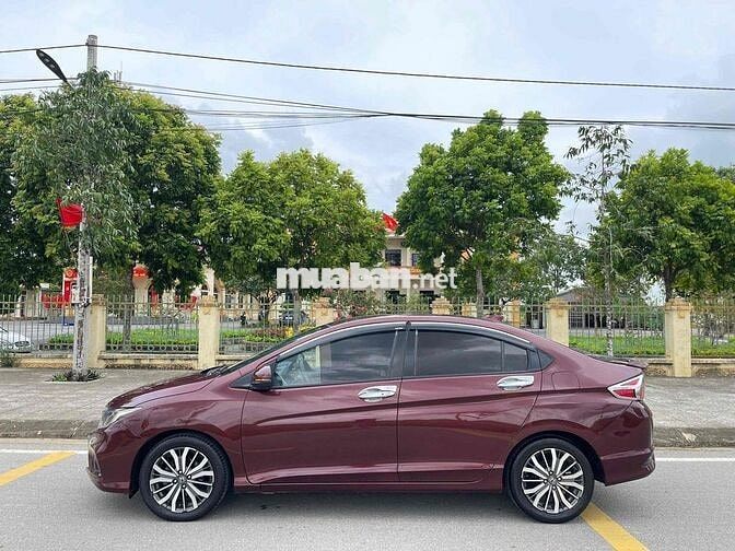 Honda City 2017 1.5 TOP - 9868 km