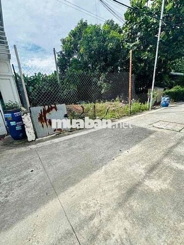 chính chủ bán lô đất dt 200 m ngang 7,5 m cách siêu thị go tầm 400 m