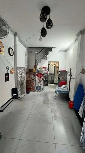NHÀ 2 TẦNG 1 / LÊ VĂN KHƯƠNG- SÁT BÊN SIÊU THỊ METRO