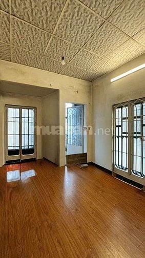 NHÀ 2 TẦNG 1 / LÊ VĂN KHƯƠNG- SÁT BÊN SIÊU THỊ METRO