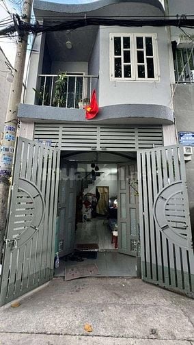 NHÀ 2 TẦNG 1 / LÊ VĂN KHƯƠNG- SÁT BÊN SIÊU THỊ METRO