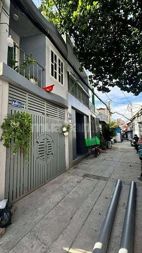 NHÀ 2 TẦNG 1 / LÊ VĂN KHƯƠNG- SÁT BÊN SIÊU THỊ METRO