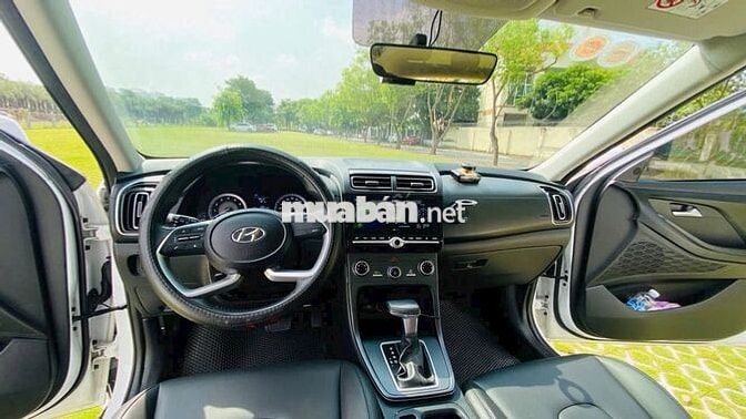 HYUNDAI CRETA 1.5 BẢN TIÊU CHUẨN