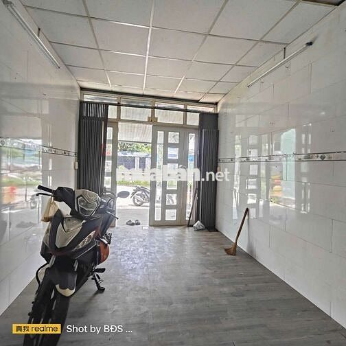 Cho thuê nhà gần đại học luât 5tr/ tháng