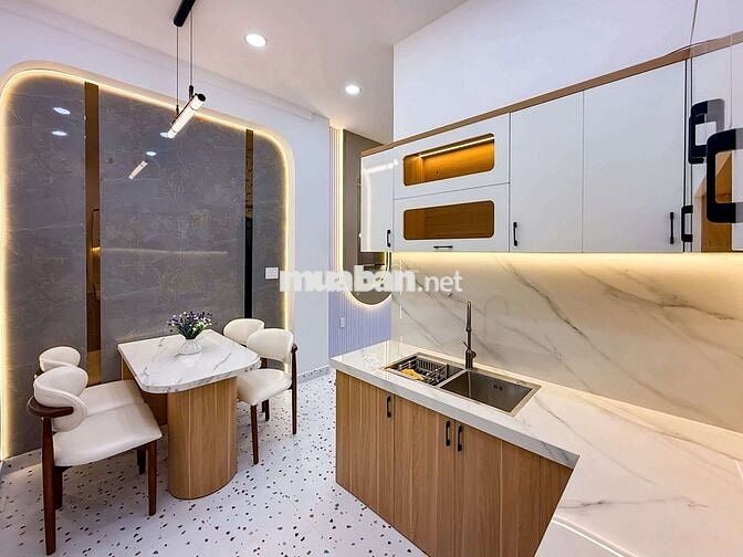 HUỲNH VĂN BÁNH-PHÚ NHUẬN,FULL NỘI THẤT,NGANG LỚN 3.9M,CHỈ 5..T
