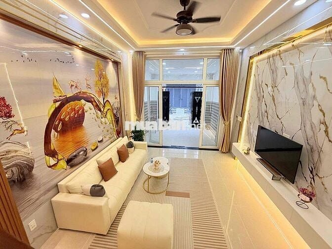 Nhà 3 lầu 4x15 Thạnh Lộc 13 đường xe hơi