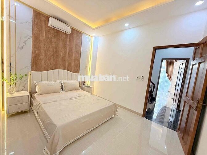 Nhà 3 lầu 4x15 Thạnh Lộc 13 đường xe hơi