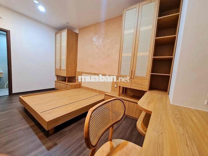 CĂN HỘ NỘI THẤT ĐẸP, CỬA SỔ LỚN, 2PN2WC THÔNG THOÁNG, VỊ TRÍ TRUNG TÂM