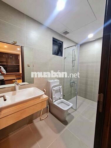 CĂN HỘ NỘI THẤT ĐẸP, CỬA SỔ LỚN, 2PN2WC THÔNG THOÁNG, VỊ TRÍ TRUNG TÂM