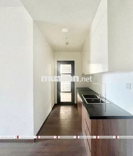 Cho thuê 2PN 2WC - Căn góc - View hồ bơi cực đẹp giá chỉ 10,5tr/tháng