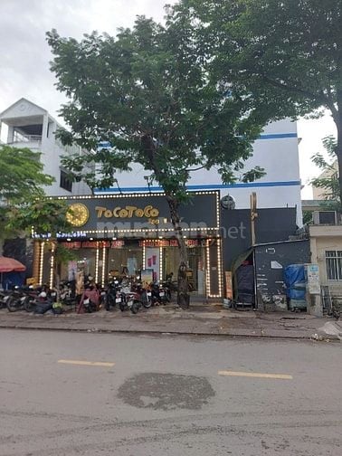 Cho thuê 2MT 51 Quốc Hương, Thảo Điền, Thủ Đức 