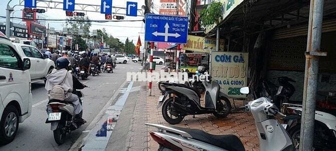 MB NGÃ TƯ NGUYỄN VĂN CỪ - NGUYỄN VĂN LINH (XÉO BV PHƯƠNG CHÂU)