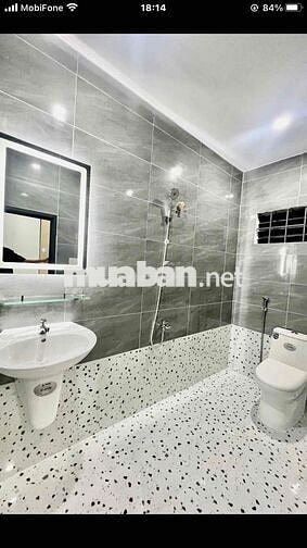 Nhà đường xe hơi đậu ngay cửa gò vấp
