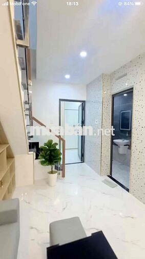Nhà đường xe hơi đậu ngay cửa gò vấp