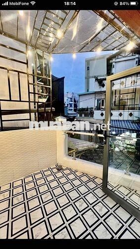 Nhà đường xe hơi đậu ngay cửa gò vấp