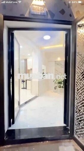 Nhà đường xe hơi đậu ngay cửa gò vấp