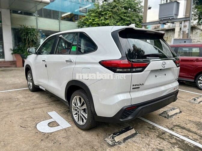 INNOVA CROSS HYBRID 2025 - xe giao ngay GIÁ TỐT