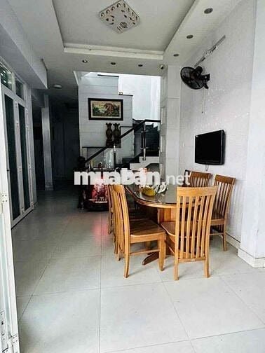 CHO THUÊ NHÀ 2MT FULL NT ĐS4 HIỆP BÌNH PHƯỚC ĐỐI DIỆN VẠN PHÚC CITY