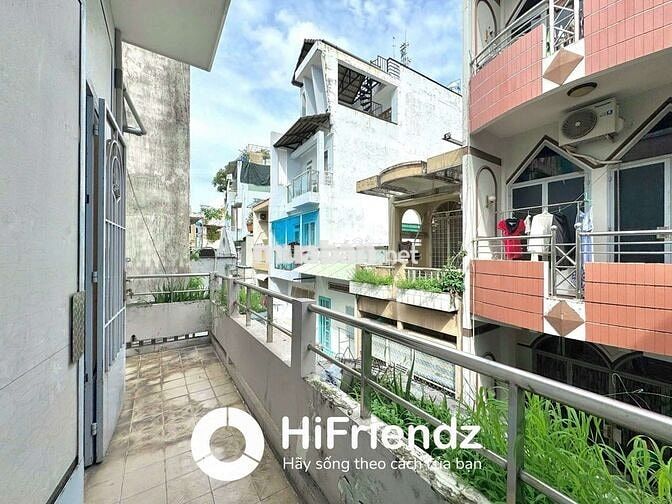 Phòng Bancol 30m2 rộng rãi -Full nội thất -cách Đại học Sài Gòn 300m