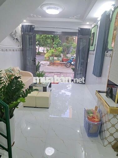 nhà hẻm oto 2 tâm 4p ngủ lê văn lương q7