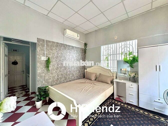 Phòng Bancol 30m2 rộng rãi -Full nội thất -cách Đại học Sài Gòn 300m