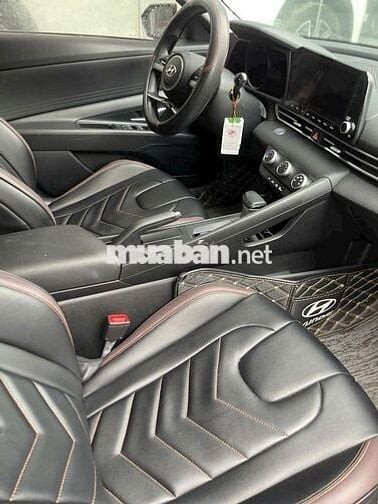 Hyundai Elantra 1.6AT