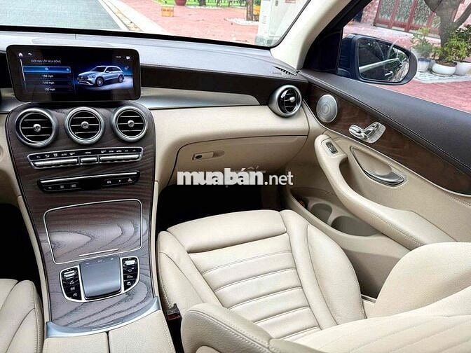 Mercedes Benz GLC 200 4matic model 2022 1 chủ