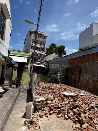 Bán đất hẻm 2 mặt tiền Lê Hồng Phong, P Nam Nha Trang. Giá 2,19 tỷ