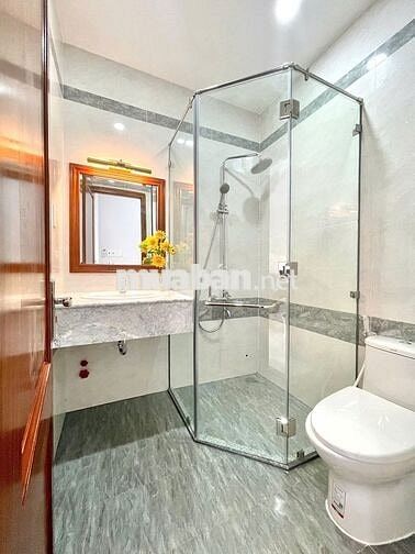 HOT! Căn BAN CÔNG - MỚI gần cầu Trần Quang Diệu có THANG MÁY - BẢO VỆ