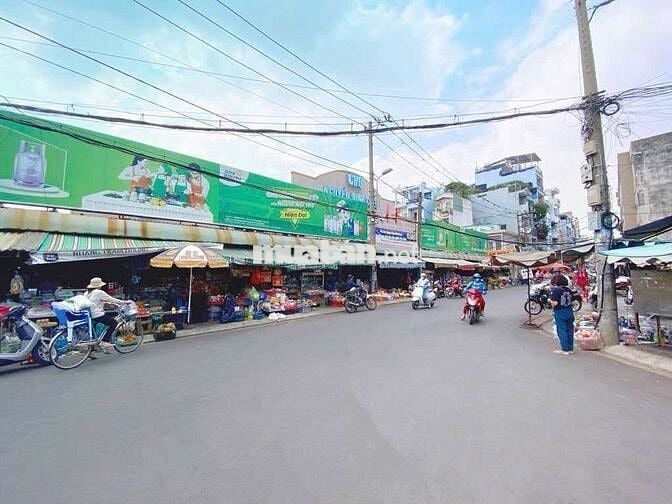Khu hiếm nhà bán _vuông vức nở hậu _2 tầng BTCT _2măt hẻm xe hơi  _