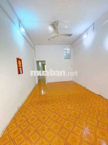 Khu hiếm nhà bán _vuông vức nở hậu _2 tầng BTCT _2măt hẻm xe hơi  _